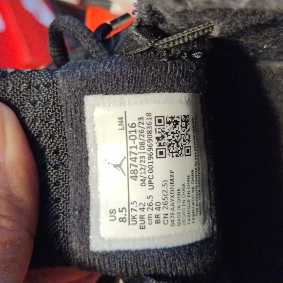 Jordan 14 retro black white size 8.5 - Picture 6 of 10